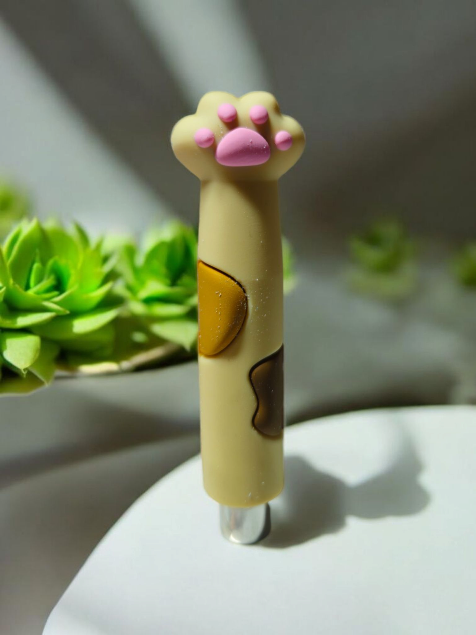 Pata de Gatito con Imán Cilíndrico para Ojo de Gato. Elige entre 4 colores.