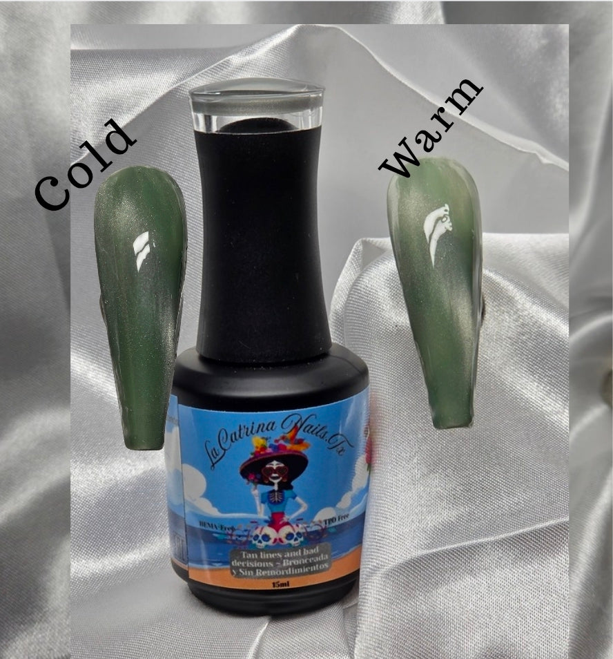 Tan Lines and Bad Decisions~ Bronceada y Sin Remordimientos Thermal Changing Cat Eye Gel Polish ~ HEMA-Free and TPO Free