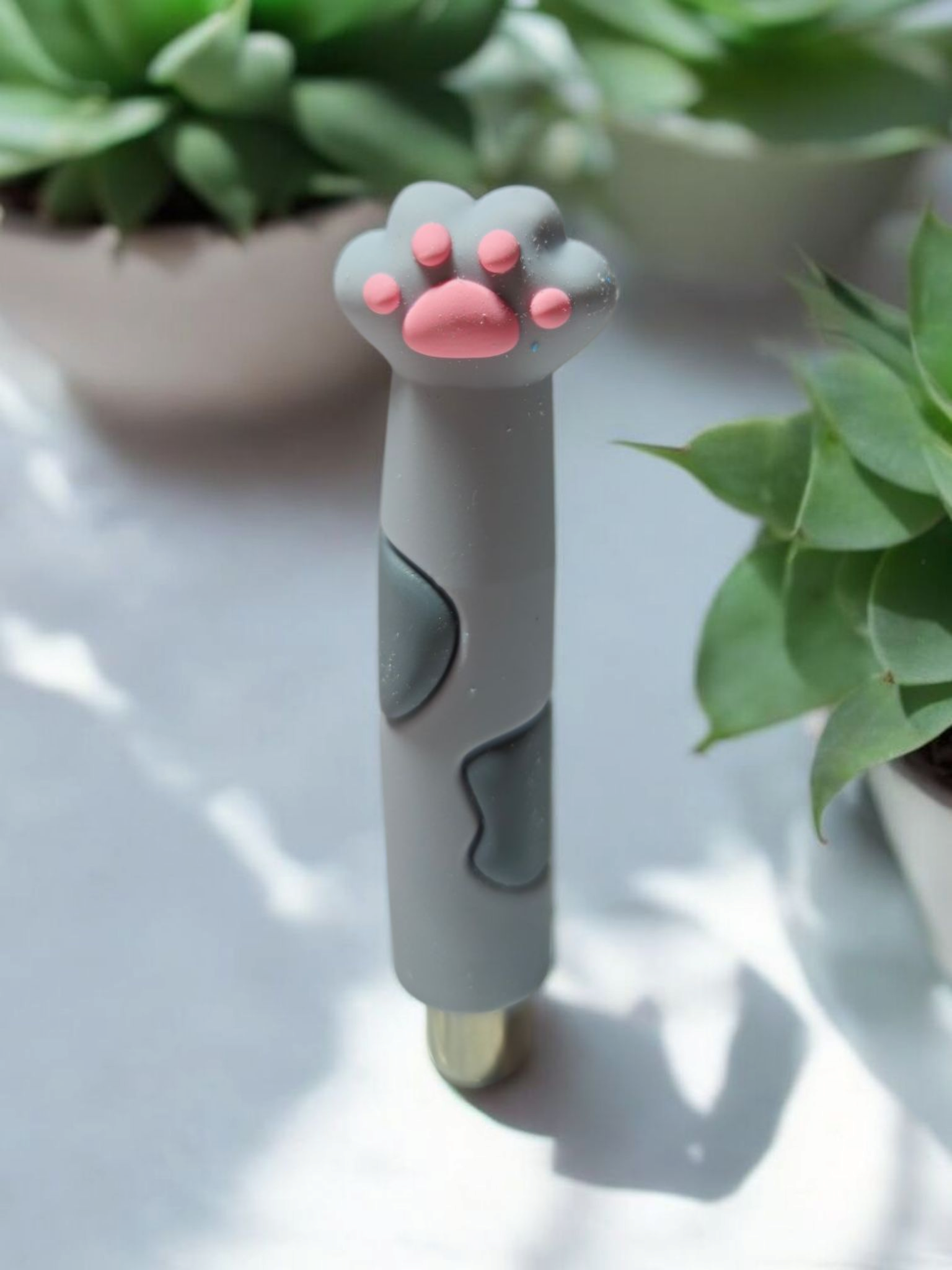 Pata de Gatito con Imán Cilíndrico para Ojo de Gato. Elige entre 4 colores.